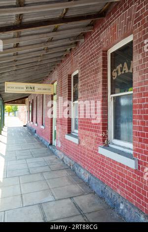 CHILTERN, AUSTRALIEN, 3. April 2017: Die malerische Goldgräberstadt Chiltern im Victorian High Country in Australien Stockfoto