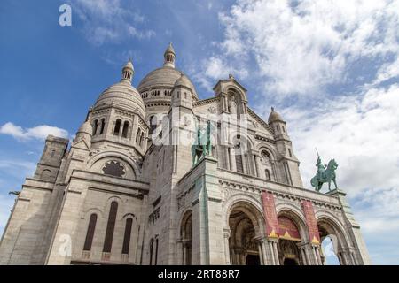 Paris, Frankreich, 12. Mai 2017: Außenansicht der berühmten Basilika Sacre coeur im Viertel Montmartre Stockfoto