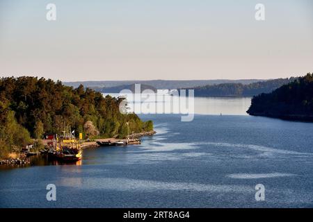 Luftaufnahme an der skandinavischen skiryküste Stockfoto