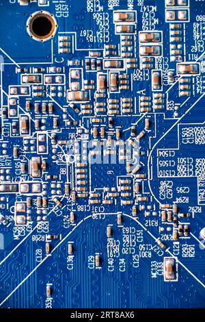 Leiterplatte mit Chips und Funkkomponenten Elektronik Stockfoto