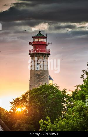 Drohnenansicht der Leuchttürme im Sonnenuntergang vom nördlichen Teil der Insel Rügen, Kap Arkona genannt Stockfoto