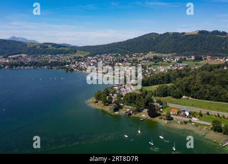 Drohnenaufnahme, Panoramaaufnahme, AltMünster am Traunsee, Traunsee, Salzkammergut, Oberösterreich, Österreich Stockfoto