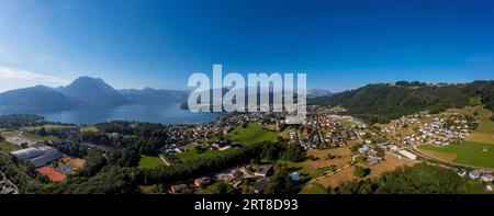 Drohnenaufnahme, Panoramaaufnahme, AltMünster am Traunsee, Salzkammergut, Oberösterreich, Österreich Stockfoto