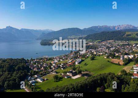 Drohnenaufnahme, Panoramaaufnahme, AltMünster am Traunsee, Salzkammergut, Oberösterreich, Österreich Stockfoto