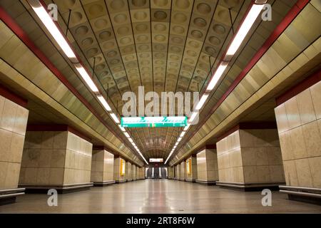 Prag, Tschechische Republik, 20. März 2017: Innenansicht der U-Bahn-Station Staromestska Stockfoto