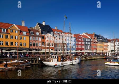 Touristischer Distrikt nyhavn in der Hauptstadt dänemarks kopenhagen Stockfoto