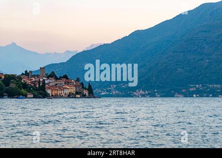 Blick auf das Dorf Santa Maria Rezzonico am Comer See Stockfoto