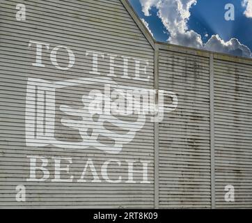 Wegweiser zum Strand in Newport, Oregon, an der Küste Stockfoto