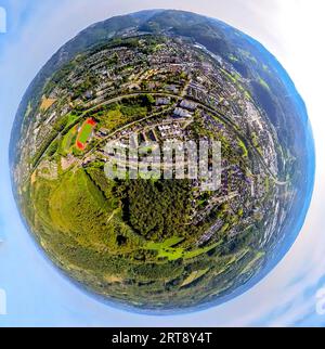 Luftaufnahme, Stadtansicht Hohenlimburg-Nord Henkhausen, Erich-Berlet-Stadion, Kugel, Fischaugenaufnahme, 360°-Aufnahme, winzige Welt, Hohenlimburg, Hagen, Ruhr Stockfoto