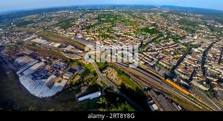 Luftaufnahme, Bezirk Altenhagen mit Bahnstrecke und Hauptbahnhof Hagen, Hochstraße Eckeseyer Straße Bundesstraße B54, Globus, Fisheye Shot, 360 DE Stockfoto