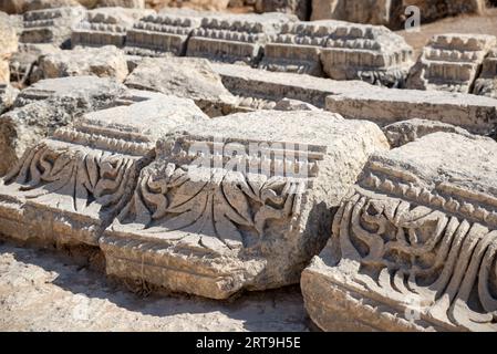 Dekorierte Elemente in der griechisch-römischen archäologischen Stätte Jerash, Jordanien Stockfoto