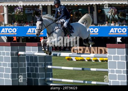 Calgary, Alberta, Kanada, 10. September 2023. Hans-Dieter Dreher (GER) reitet Elysium, die Meister, Fichte Wiesen - CPKC Grand Prix Stockfoto