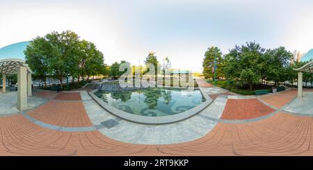 360 Grad Panorama Ansicht von Centennial Olympic Park in Atlanta, USA, aufgenommen mit einer äquirechteckigen Kamera mit 360 vr