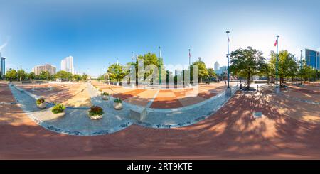 360 Grad Panorama Ansicht von Atlanta, GA, USA - 8. September 2023: Centennial Olympic Park in Atlanta GA aufgenommen mit einer Panoramakamera aus dem Jahr 360