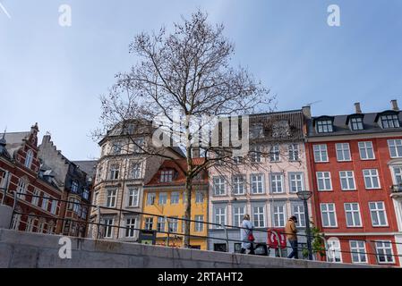Farbenfrohe Häuser im Stadtteil Christianshavn, Kopenhagen, Dänemark Stockfoto
