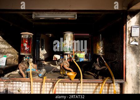 Ko Yao, Thailand; 1. Januar 2023: Tankstelle auf einer Insel im Süden Thailands. Stockfoto