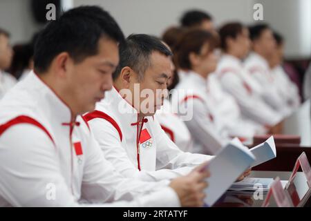 Peking, China. September 2023. Liu Guoliang, Präsident des chinesischen Tischtennisverbands (CTTA), nimmt am 12. September 2023 an der Eröffnungssitzung der chinesischen Delegation für die Asienspiele in Hangzhou in Peking, der Hauptstadt Chinas, Teil. Quelle: Jia Haocheng/Xinhua/Alamy Live News Stockfoto