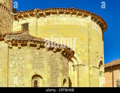 Segovia, Spanien, mittelalterliche Außenarchitektur der Kirche San Andres. Stockfoto