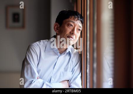 Japanisches Mann-Portrait in der Halle Stockfoto