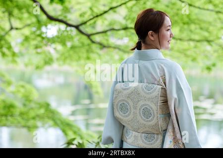 Japanische Frau im Kimono Stockfoto