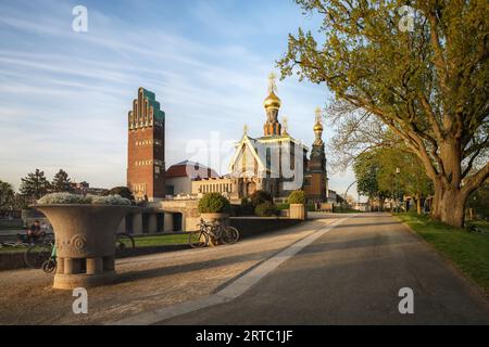 UNESCO-Weltkulturerbe Mathildenhöhe Darmstadt, Hochzeitsturm und russisch-orthodoxe Kirche, Künstler'39; Kolonie Hessen, Deutschland, Europa Stockfoto