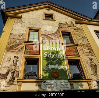 Fassade einer historischen Weinstube in der Altstadt von Bingen, Obermittelrheintal, Rheinland-Pfalz, Deutschland Stockfoto