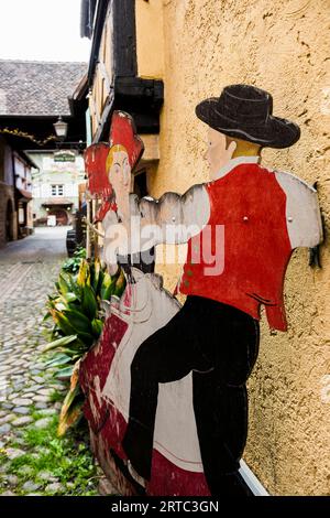 Mittelalterliche bunte Fachwerkhäuser, Turckheim, Grand Est, Oberrhein, Elsass, Frankreich Stockfoto