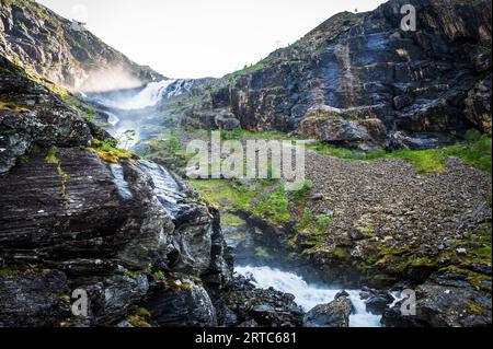 Trollstigen Stigfossen, Andalsnaes, Moere und Romsdal, Norwegen Stockfoto