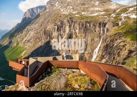 Aussichtsplattform auf Trollstigen, Andalsnaes, Moere und Romsdal, Norwegen Stockfoto