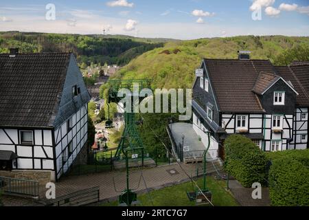 Blick auf die Burg-Seilbahn, Herzogresidenz Schloss Burg, Burg an der Wupper, Solingen, Nordrhein-Westfalen, Deutschland, Europa Stockfoto