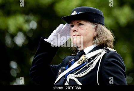 DEN HAAG - Annelore Roelofs während der zeremoniellen Einsetzung des neuen Befehlshabers der Königlichen Militärpolizei. Sie tritt die Nachfolge von Generalleutnant Hans Leijtens an, dem Generaldirektor von Frontex, der Europäischen Agentur für die Grenz- und Küstenwache. ANP ROBIN VAN LONKHUIJSEN niederlande raus - belgien raus Stockfoto