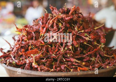 Pune, Indien, trocknete rote Chilis auf dem Markt Stockfoto