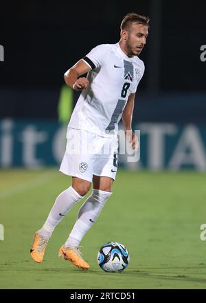 Serravalle, Italien. September 2023. Sandi Lovric aus Slowenien während des Spiels der UEFA EURO 2024 im San Marino Stadion in Serravalle. Auf dem Bild sollte stehen: Jonathan Moscrop/Sportimage Credit: Sportimage Ltd/Alamy Live News Stockfoto