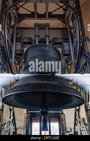 Die Pummerin Glocke im Stephansdom in Wien Stockfoto