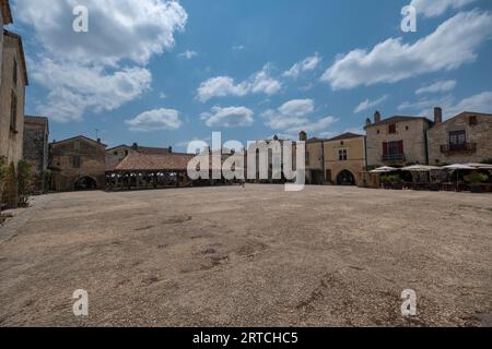 Monpazier ist eines der schönsten Dörfer Frankreichs und die berühmteste bastide. Dordogne. Stockfoto