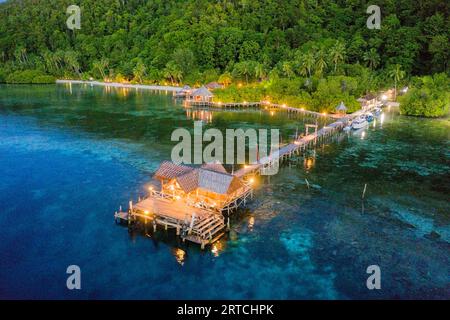 Jetty of Raja Ampat Dive Lodge, Raja Ampat, West Papua, Indonesien Stockfoto