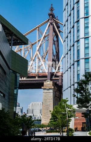 Die Ed Koch Queensboro Bridge, auch bekannt als Queensboro Bridge, ist eine bekannte und historische Brücke in New York City. Stockfoto