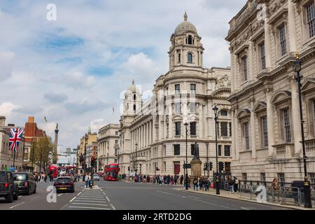 London, Großbritannien, 2023. Das Old war Office in Whitehall verwandelt sich in ein Hotel, das Raffles London at the OWO, das im September 2023 gegenüber dem Finanzministerium eröffnet wird Stockfoto