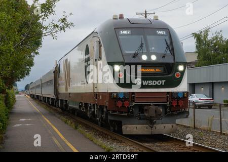 Edmonds, WA, USA - 11. September 2023; Amtrak Cascades-Zug nach Vancouver BC, Abfahrt Edmonds Stockfoto