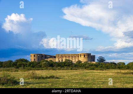 Ruinen der Burg Borgholm (Borgholms slottsruin) auf der Insel Öland, Kreis Kalmar, Schweden. Stockfoto