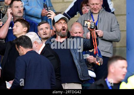 Der schottische Schauspieler Gerard Butler war während des internationalen Freundschaftsspiels zum 150. Jahrestag der Weltkulturerbe im Hampden Park, Glasgow, auf den Tribünen vertreten. Bilddatum: Dienstag, 12. September 2023. Stockfoto