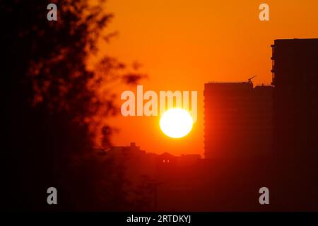 Sonnenaufgang im Stadtzentrum von Leeds Stockfoto