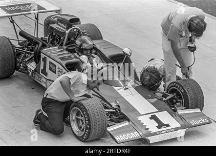 David Hobbs in einem Hogan Racing Lola T300 beim SCCA L&M F5000 Rennen 1972 auf dem Watkins Glen Grand Prix Circuit startete auf Platz 3 und belegte den 19. Platz Stockfoto