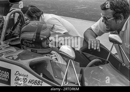 David Hobbs in einem Hogan Racing Lola T300 beim SCCA L&M F5000 Rennen 1972 auf dem Watkins Glen Grand Prix Circuit startete auf Platz 3 und belegte den 19. Platz Stockfoto