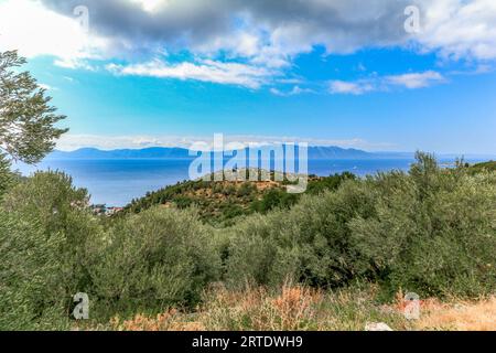 Wandern in den Bergen von Biokovo in Drvenik in Kroatien Stockfoto