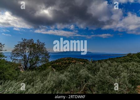 Wandern in den Bergen von Biokovo in Drvenik in Kroatien Stockfoto