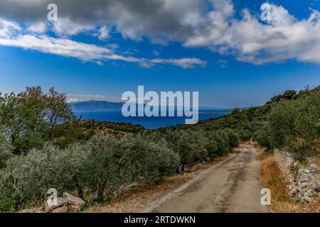 Wandern in den Bergen von Biokovo in Drvenik in Kroatien Stockfoto