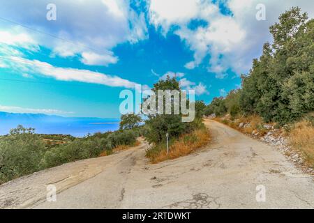 Wandern in den Bergen von Biokovo in Drvenik in Kroatien Stockfoto