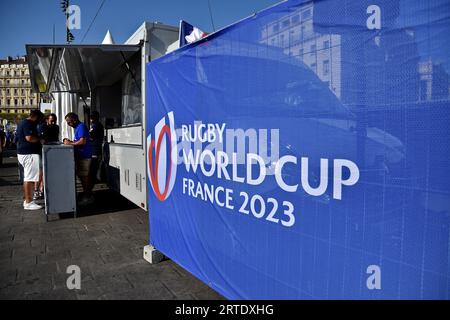 Marseille, Frankreich. September 2023. Blick auf den Rugby World Cup Village Empfang in Marseille. Rugby World Cup Village in Marseille, Frankreich. (Foto: Gerard Bottino/SOPA Images/SIPA USA) Credit: SIPA USA/Alamy Live News Stockfoto