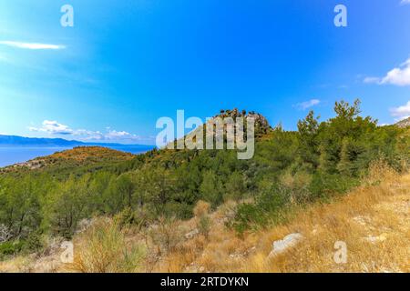 Wandern in den Bergen Biokovo Bergsteigen Drvenik Attraktionen in Kroatien Stockfoto